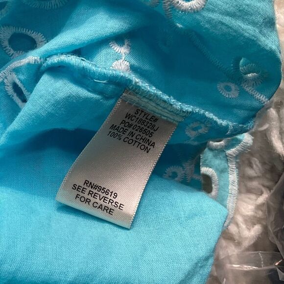 Aqua Eyelet Top with Embroidered Front and Bell Sleeves size 1X - Picture 6 of 6